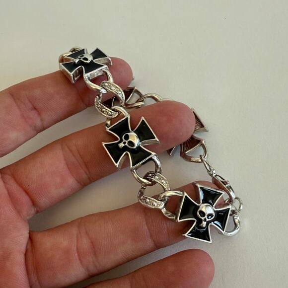 Y2K Silver and Black Skull and Crosses Charm Bracelet - Picture 4 of 9